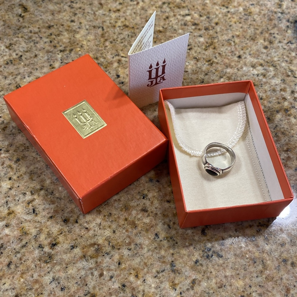 RETIRED & RARE James Avery Silver Onyx Ring